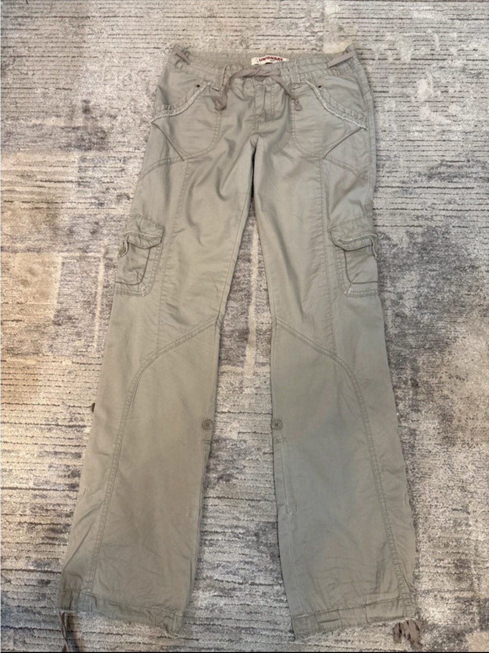 UNIONBAY Women's Low Rise Cargo Pants in Light Khaki - Picture 2 of 7